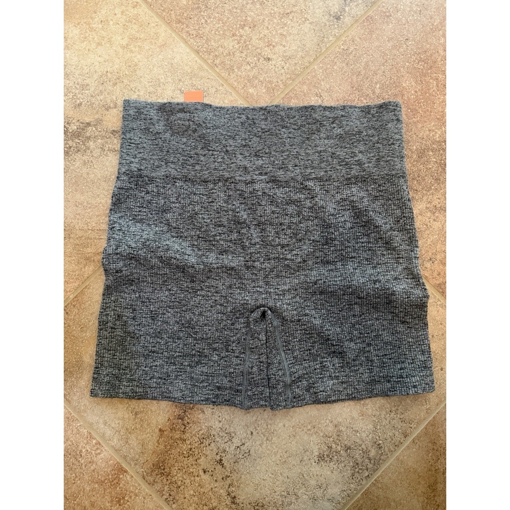 Colsie Women's Ribbed Seamless Lounge Biker Shorts Gray NWT Size XL - Picture 4 of 5